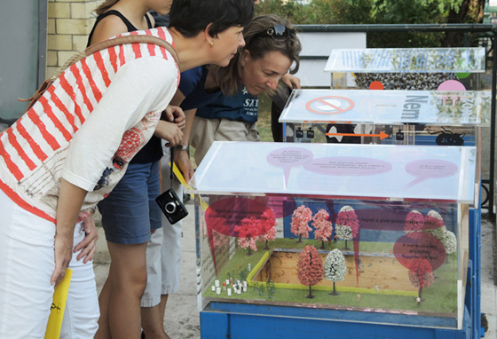 Drei Räume des "Neuen Museums für Bienen" in Budapest